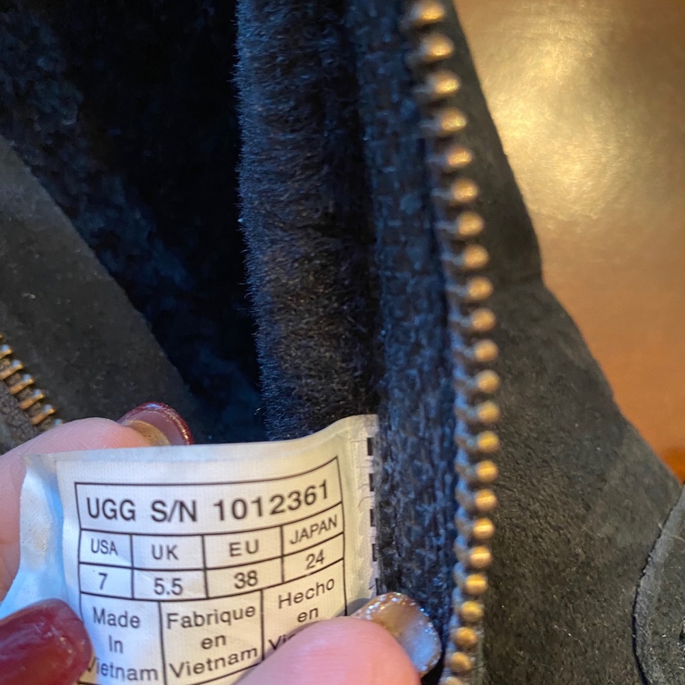 Ugg boots - Picture 6 of 9